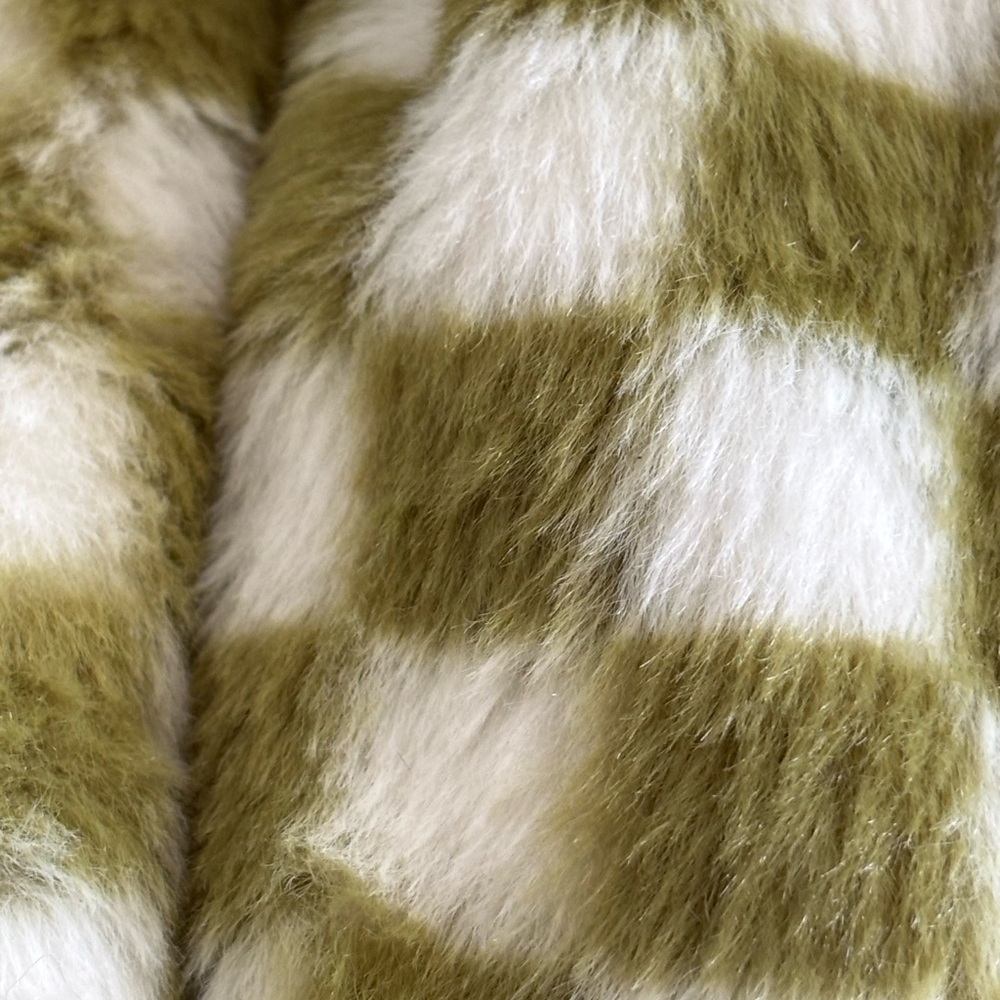 GiGiO USA Lightweight plush jacket 
moss green & white checks
NWOT - Picture 3 of 7